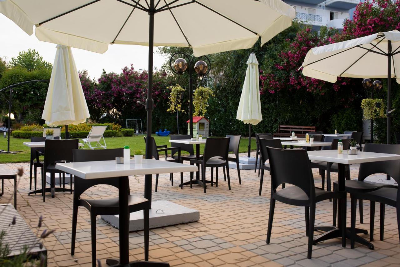 Delfini Hotel Patras Esterno foto