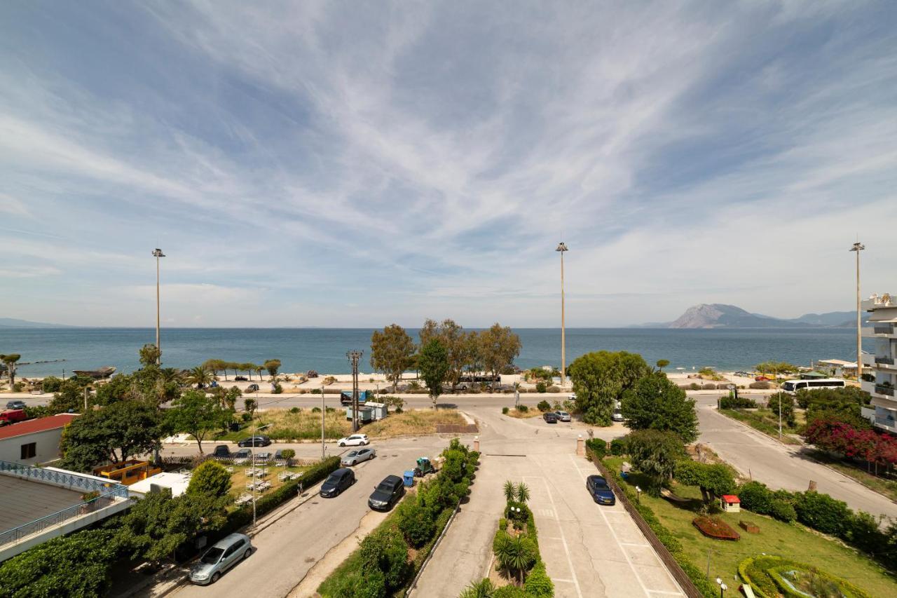 Delfini Hotel Patras Esterno foto
