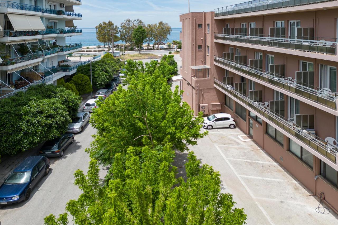 Delfini Hotel Patras Esterno foto