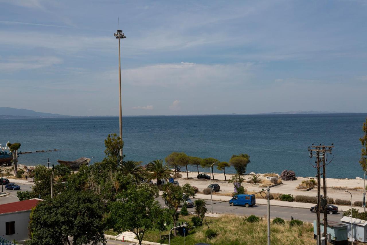 Delfini Hotel Patras Esterno foto