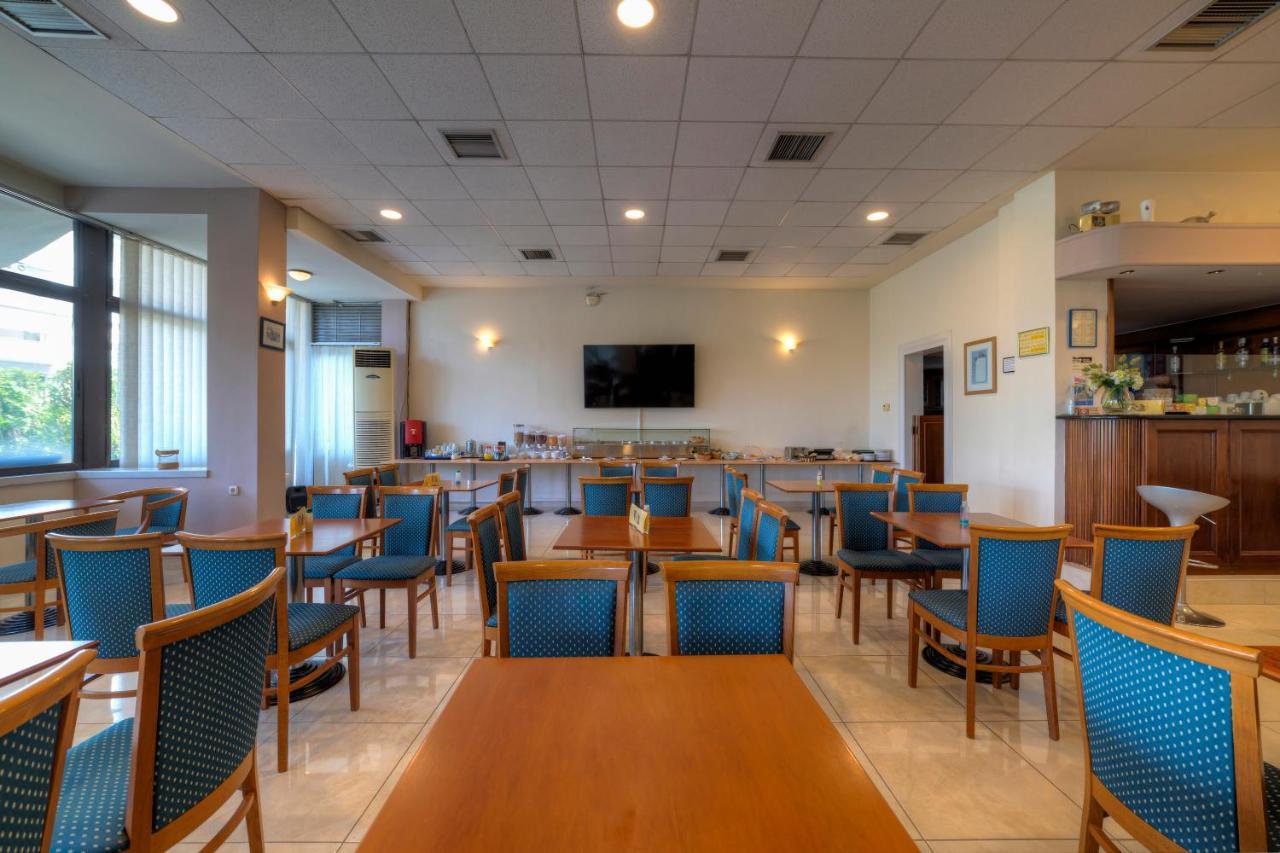 Delfini Hotel Patras Esterno foto