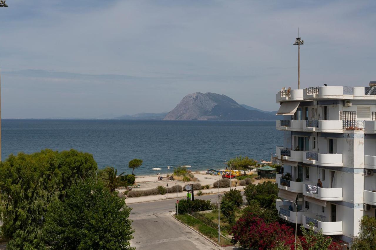 Delfini Hotel Patras Esterno foto