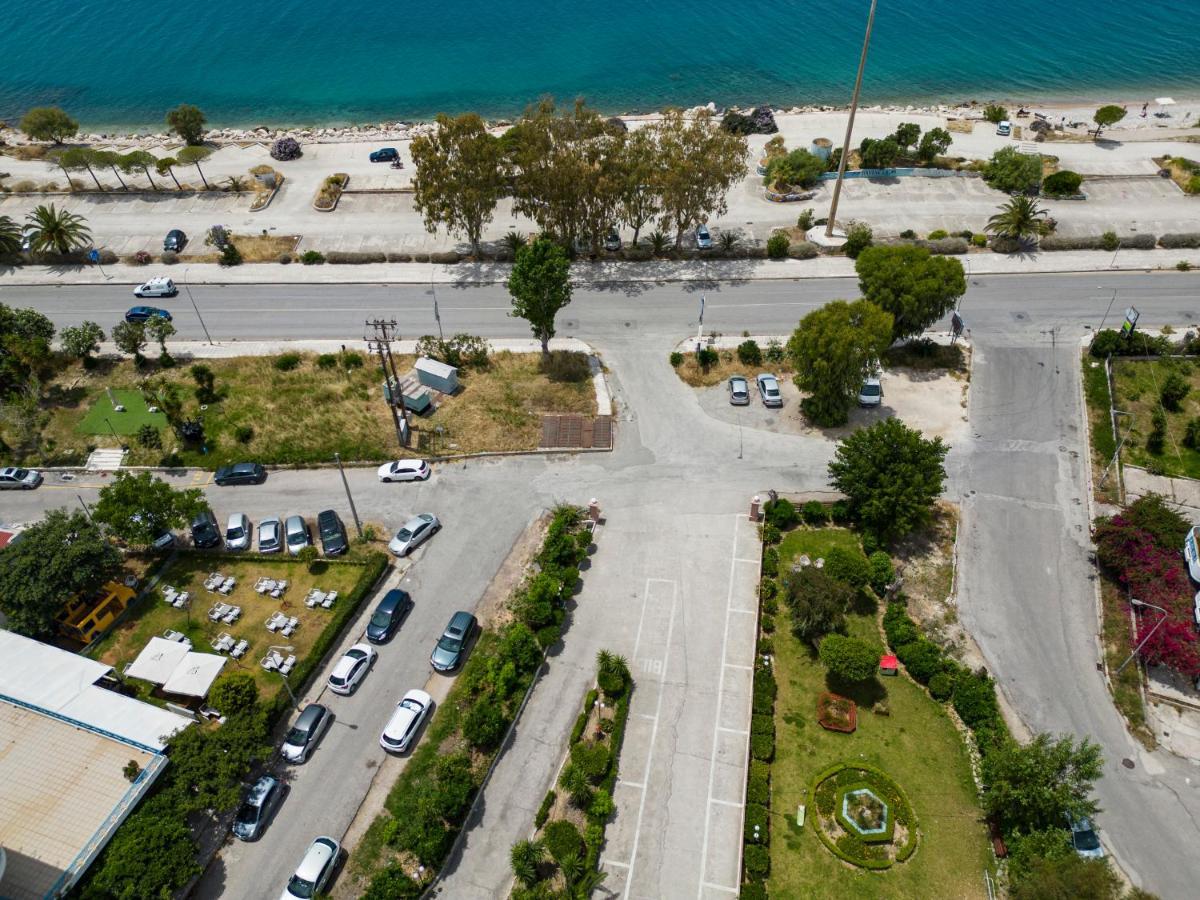 Delfini Hotel Patras Esterno foto