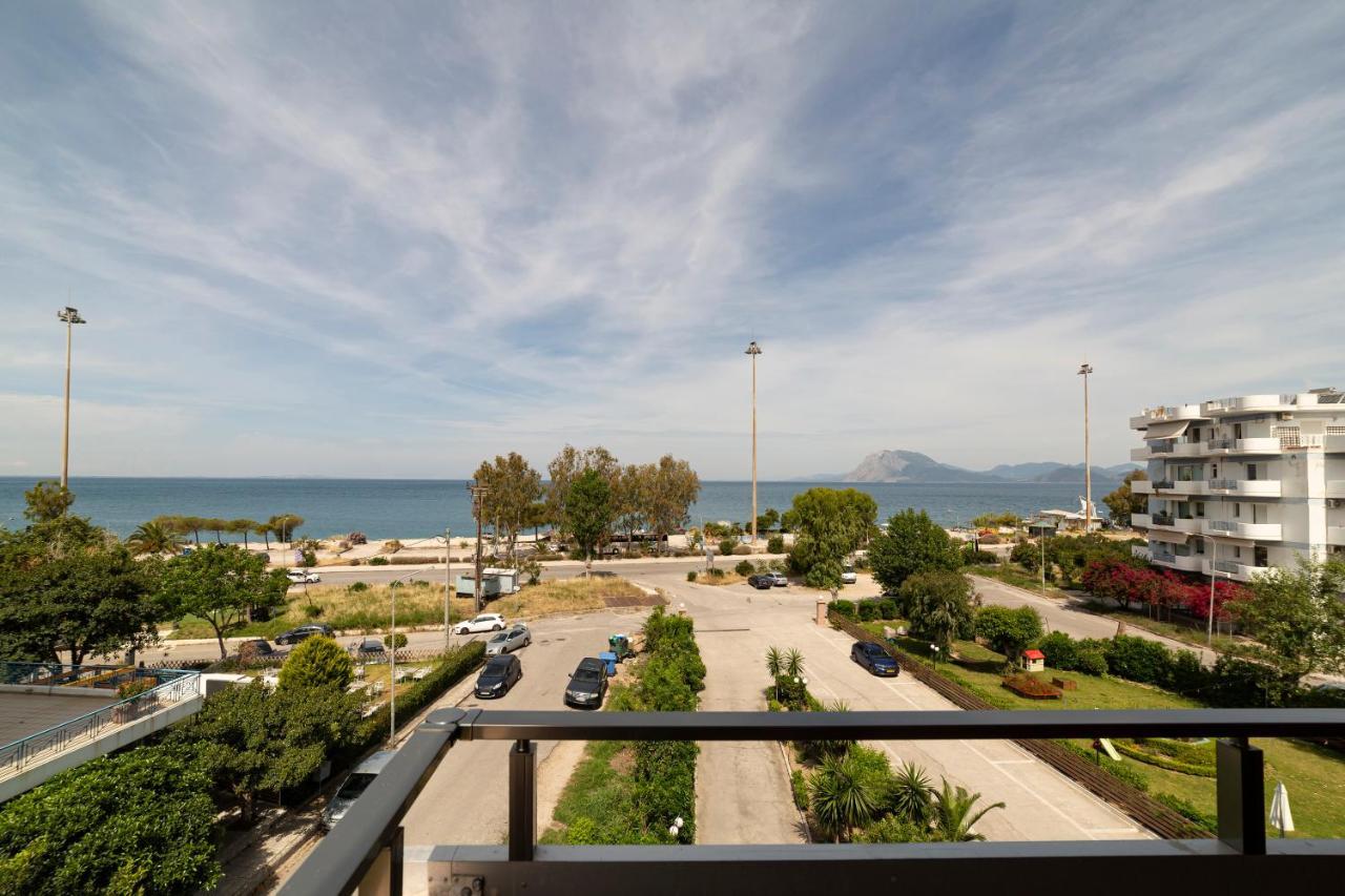 Delfini Hotel Patras Esterno foto